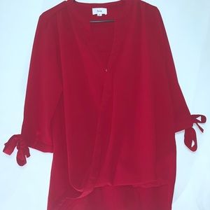 RED SHORT FRONT LOOK, TEXTURED BLOUSE